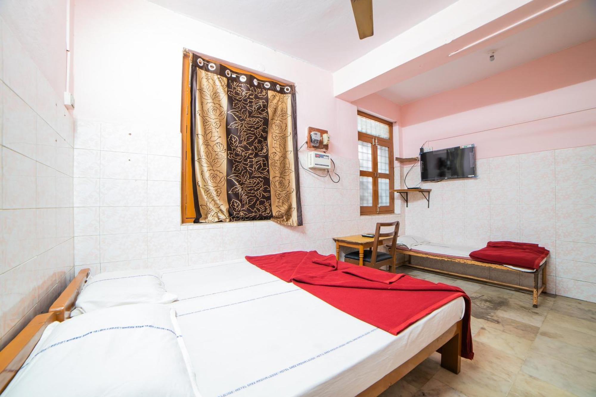 Hotel O Sree Radha Lodge Near Snow World Secundurabad Exterior foto